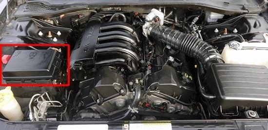 The location of the fuses in the engine compartment: Chrysler 300 / 300C (2008, 2009, 2010)