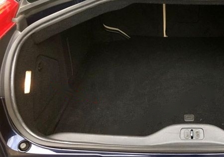 The location of the fuses in the trunk: Citroën C6 (2007, 2008, 2009, 2010, 2011, 2012)