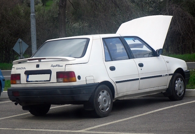 Dacia SuperNova 2001-2003 fuse box and relay Diagrams