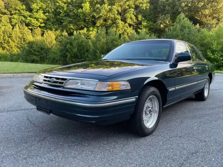 Ford Crown Victoria (EN53) 1996-1997 fuse box and relay Diagrams